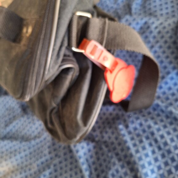 American Tourist makeup bag - Picture 2 of 16